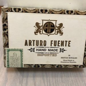 Vintage Arturo Fuente Spanish cedar cigar box